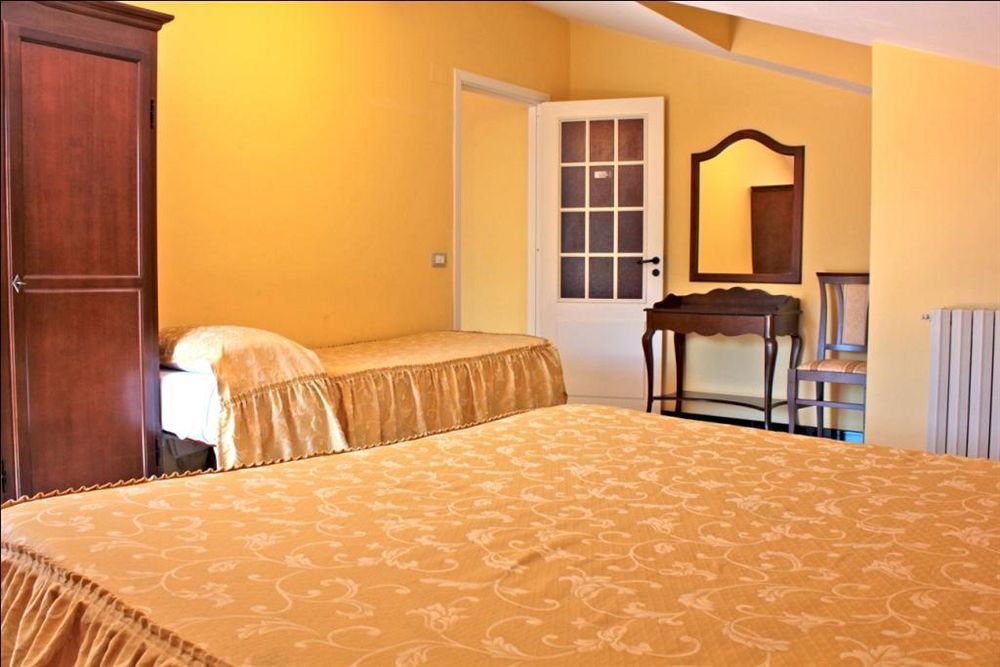 Ai Tre Parchi Bed And Bike Bed & Breakfast Randazzo Luaran gambar