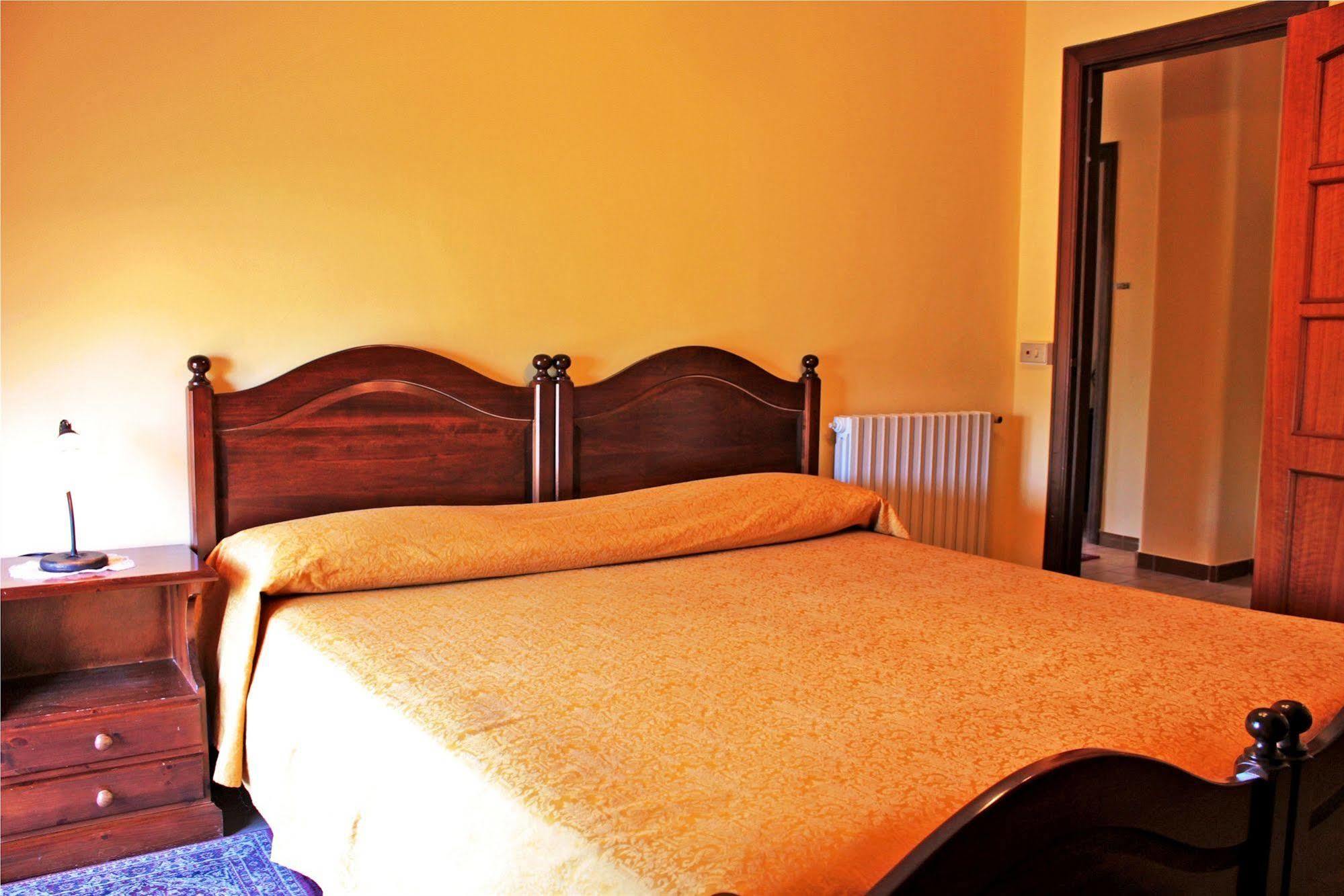 Ai Tre Parchi Bed And Bike Bed & Breakfast Randazzo Luaran gambar